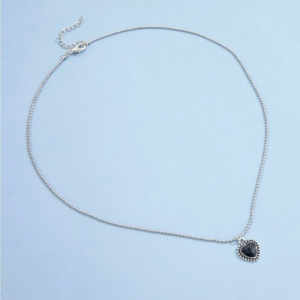 On hold// Black Heart Silver Chain Necklace - Picture 2 of 4